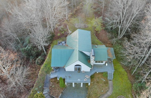 Brevard House | Bear's Rest, LONG RANGE MNT VIEWS! BIG COMFY DECK