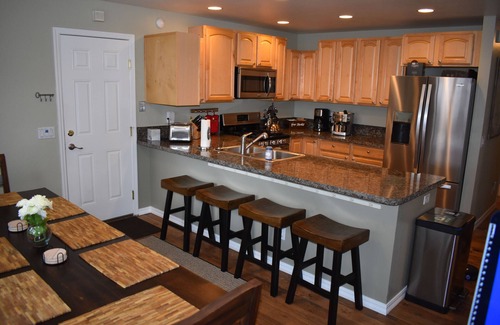 Incline Village House | “Bearadise” A/C- HotTub- Decks-Shuffleboard- peaceful and serene.