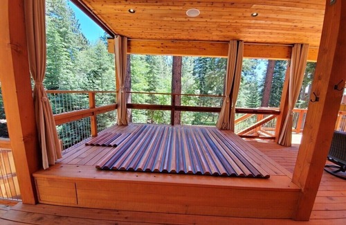 Incline Village House | “Bearadise” A/C- HotTub- Decks-Shuffleboard- peaceful and serene.