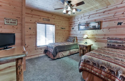 Branson Cedars Cabin | Bearific Cabin | 3 Bed, 3 Bath
