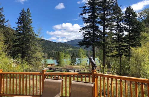 Gold Bridge Cabin | Bears Den - A gorgeous lake view log cabin surrounded by breathtaking scenery!