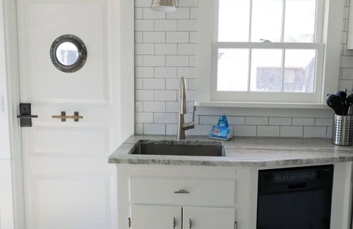 Rockport Apartment | Bearskin Neck Rental with 2 private decks!, Bearskin Neck Rental with 2 bed, 1 bath, and 2 private d