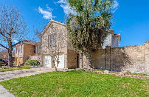 Barker House | Beat The Heat In Katy Tx - Arcade Room & Pool