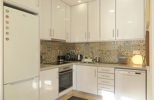 Beato Apartment | Beato Stylish Cozy Apt – Riverside Small Balcony