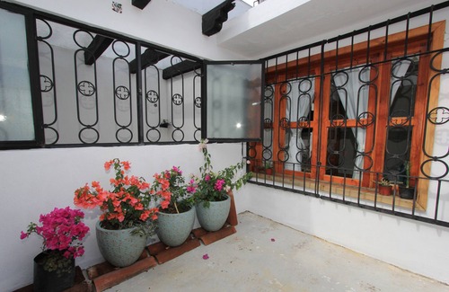 De La Merced Apartment | Beautiful and colorful house in the center of the city