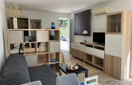Valescure Apartment | Beau Studio Meuble Dans Villa Avec Piscine