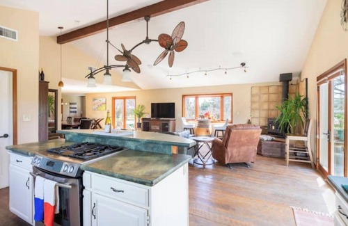 Sonoma House | Beaufiul Sonoma house on large property in vineyards with lots of amenities!