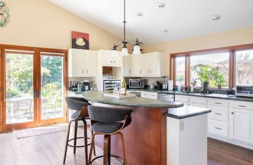 Sonoma House | Beaufiul Sonoma house on large property in vineyards with lots of amenities!