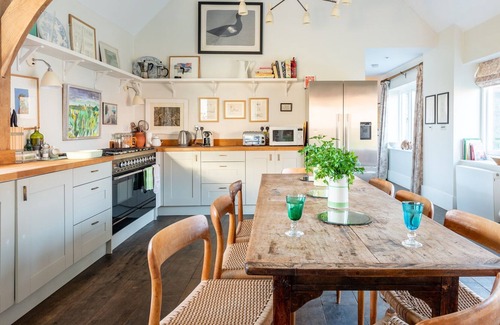 New Forest District Cottage | Beaulieu River Views, Gorgeous Barn conversion