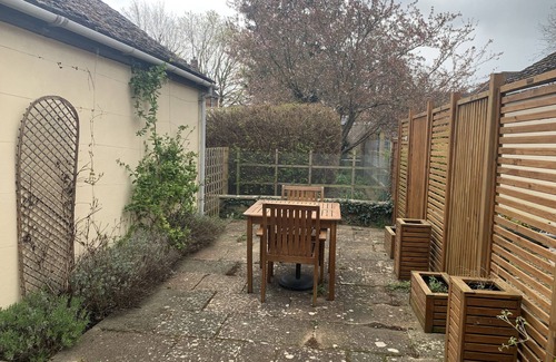 Shepreth Cottage | BEAUMONT'S COTTAGE, family friendly in Foxton, Cambridgeshire