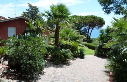 Castiglione della Pescaia House | Beautiful Villa with Private Garden and Wonderful Sea View
