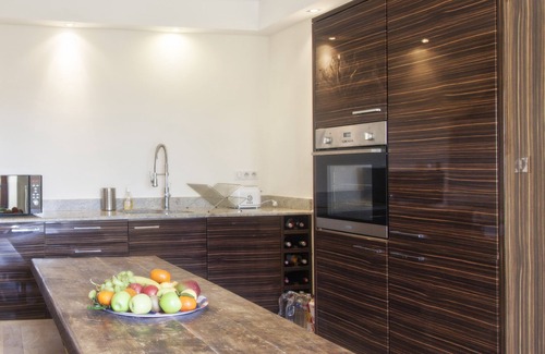 La Capelle-et-Masmolene House | Beautiful 5 bed house near Uzes, amazing views & large pool