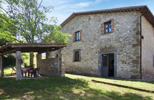 Bagnoregio Villa | Beautiful apartment in villa for 4 guests with WIFI, pool and patio