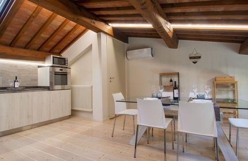 Montopoli in Val d'Arno Apartment | Beautiful apartment for 6 guests with WIFI, A/C, TV, patio, pets allowed and panoramic view