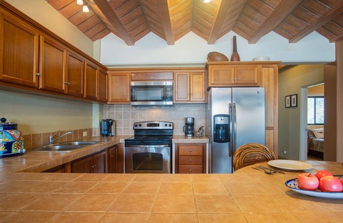 Sector Bahia Condo | Beautiful condo in Villa Bahia with ocean view!