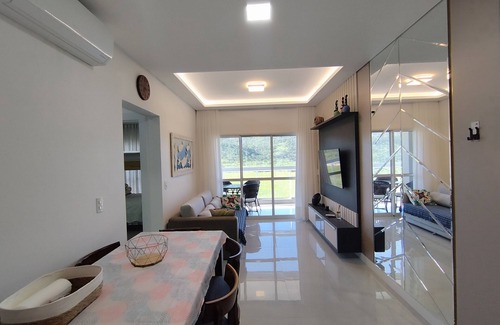 Governador Celso Ramos Apartment | Beautiful and cozy apartment with sea view
