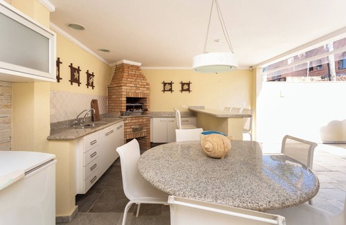 Jardim Virginia House | Beautiful house on Enseada beach - 150mts from the beach