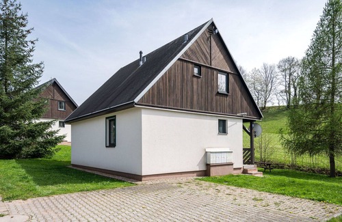 Rudnik u Vrchlabi House | Beautiful private villa for 6 people with WIFI, pool, TV, terrace and pets allowed