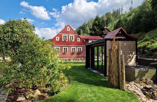 Pec pod Snezkou Villa | Beautiful private villa for 18 people with WIFI, TV, patio, pets allowed and parking