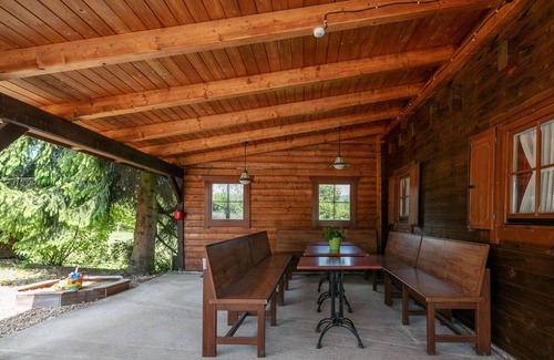 Dolni Branna House | Beautiful private villa for 8 people with WIFI, hot tub, TV, terrace and pets allowed