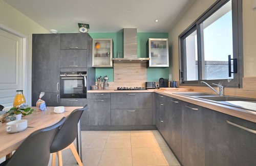 Le Chateau-d'Oleron House | Beautiful villa for 4 people with WIFI, TV, terrace and pets allowed