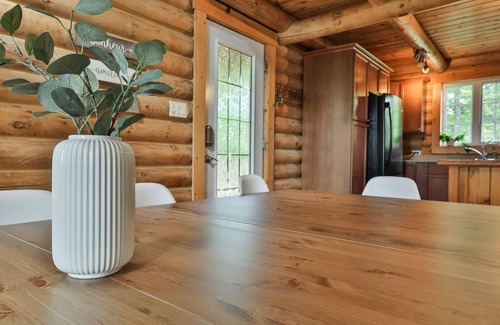 Argenteuil Regional County Municipality Ski Chalet | Beautiful log chalet w/a max capacity of 12 guests located 1hr from Mtl and Ott