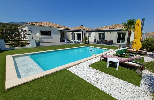 Saint-Jean-de-Cuculles Villa | BEAUTIFUL VILLA 200 M2 BETWEEN SEA AND RIVERS FOR 8 PEOPLE