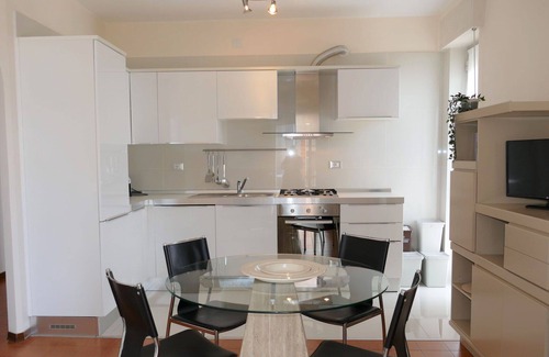 Santo Stefano al Mare Apartment | Beautiful apartment for 4 people with WIFI, balcony and parking