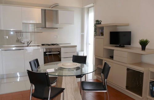 Santo Stefano al Mare Apartment | Beautiful apartment for 4 people with WIFI, balcony and parking