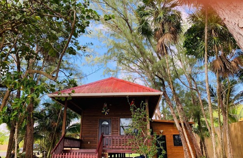 Oakridge Cottage | Beautiful 1 Bedroom Cottage With Oceanview