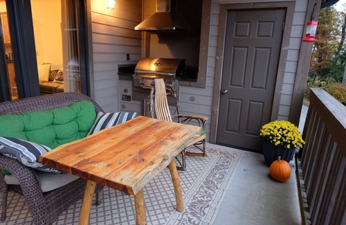 Boone Condo | Beautiful 1 BD/1 BA Echota condo with a magnificent view of Grandfather Mtn