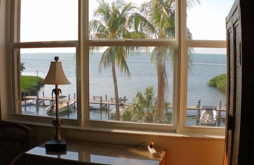 Islamorada Condo | Beautiful 1 bedroom apartment with a Phenomenal direct bay view 312