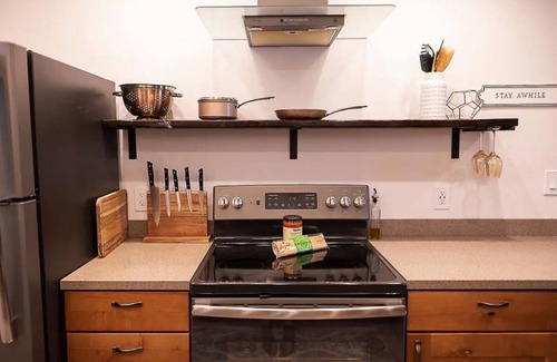Fairbanks Apartment | Beautiful, 1-Bedroom in the Hills of Fairbanks