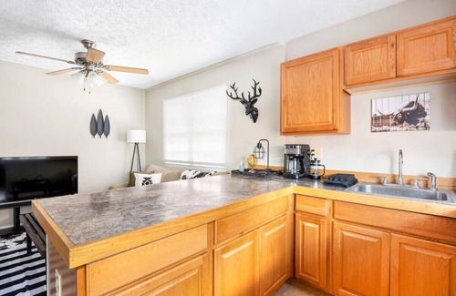 Italian Village Apartment | Beautiful 1 Bedroom Steps From The Short North