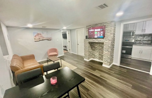 Newark Apartment | Beautiful 1 BR Apt Basment,35 min to NYC