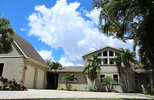 Lake Placid House | Beautiful 11 Bedroom 7 Baths INCLUDING Separate Studio on Lake June