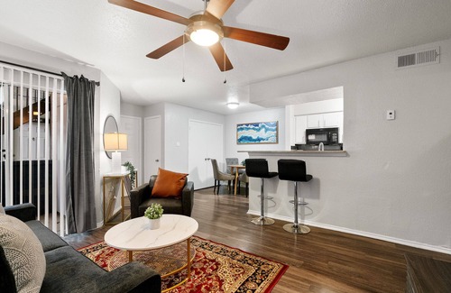 University Hills and Windsor Park Apartment | Beautiful 1BD/1BA in University Hills 7843