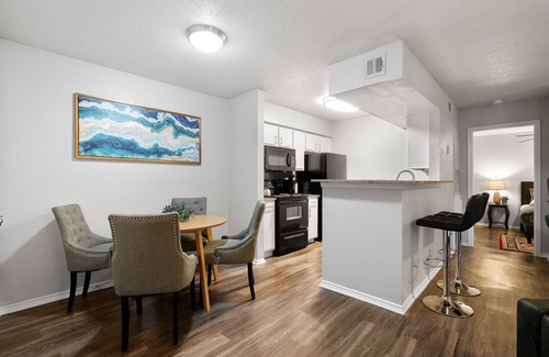 University Hills and Windsor Park Apartment | Beautiful 1BD/1BA in University Hills 7843