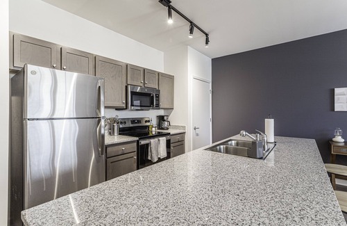 Midtown Apartment | Beautiful 1BR in Midtown and the Medical District