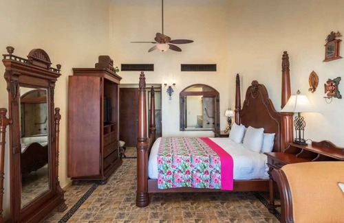 Los Cabos Apartment | Beautiful 1BR Suite at Cabo San Lucas