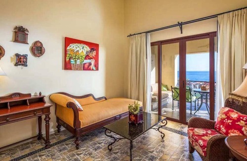 Los Cabos Apartment | Beautiful 1BR Suite at Cabo San Lucas