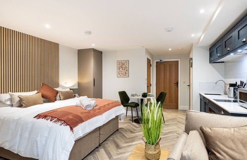 Stoney Middleton Apartment | Beautiful 1st floor studio apartment the in historic village of Stoney Middleton