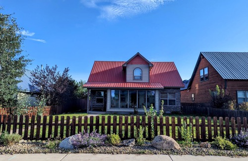 Gunnison House | Beautiful 2,000 sq. ft. home in town in Gunnison, Colorado!