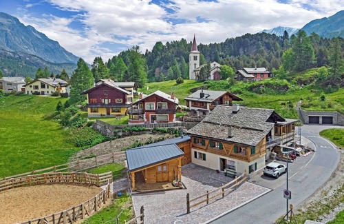 Maloja Apartment | Beautiful 2 1/2-room apartment on the ground floor with private terrace.