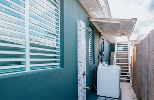Palmas Apartment | Beautiful 2/1 apartment with AC & WiFi in phenomenal Cataño