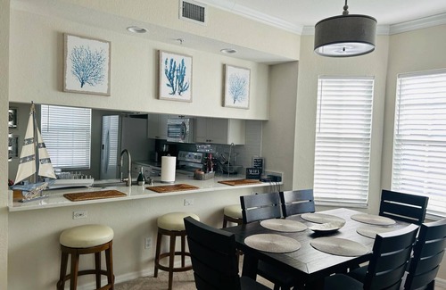 Bonita Shores Condo | Beautiful 2/2 condo within a 5 min drive to Bonita & Barefoot Beach.