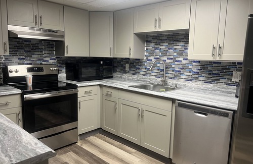 Okeechobee House | Beautiful 2/2 townhome across from world class Lake Okeechobee Bass fishing !