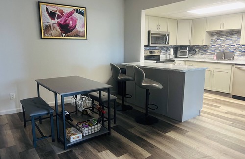 Okeechobee House | Beautiful 2/2 townhome across from world class Lake Okeechobee Bass fishing !