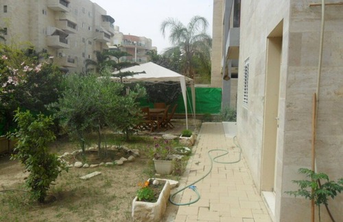 Beersheba Apartment | Beautiful 2 Bd, 2 Ba With Large, Private Garden