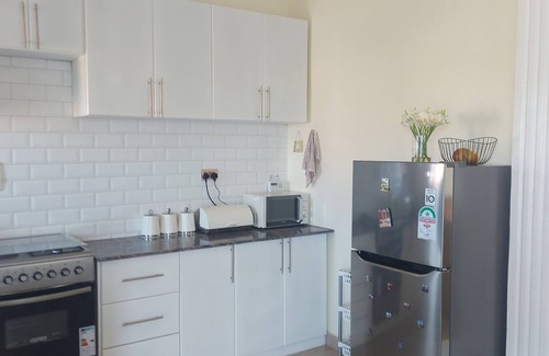 Entebbe Apartment | Beautiful 2-Bed Apartment in Akright City Bwebajja